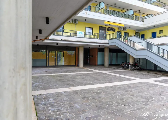 Open Space Asya - Invacanza